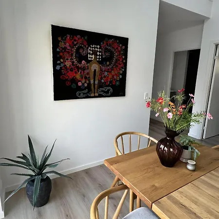 Bliss With Terrace And Space In Βίλα